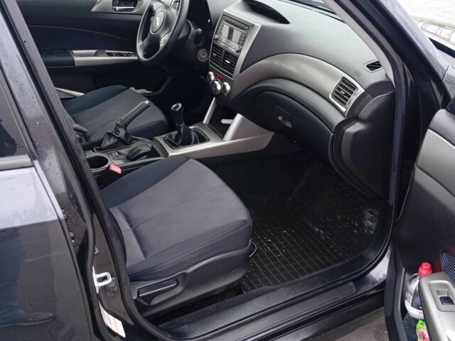 Серый Субару Форестер, объемом двигателя 2.5 л и пробегом 152 тыс. км за 8250 $, фото 6 на Automoto.ua