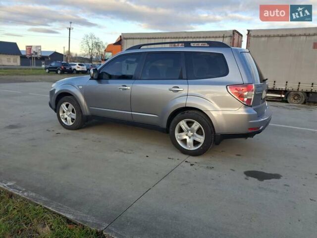 Серый Субару Форестер, объемом двигателя 2.5 л и пробегом 104 тыс. км за 10500 $, фото 4 на Automoto.ua