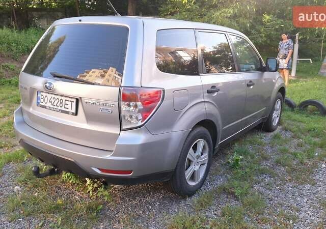Сірий Субару Forester, об'ємом двигуна 2 л та пробігом 246 тис. км за 10000 $, фото 5 на Automoto.ua