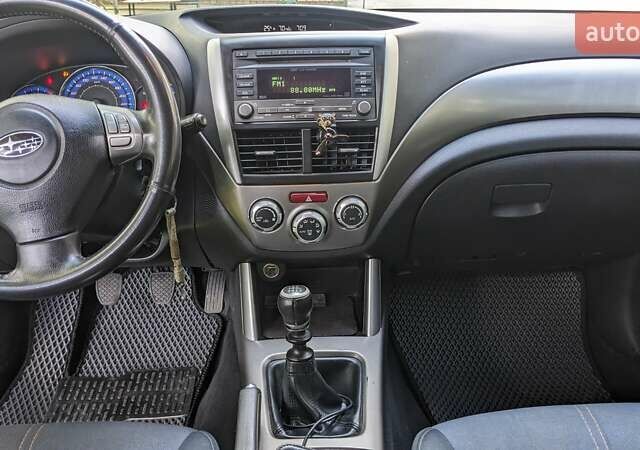 Сірий Субару Forester, об'ємом двигуна 2 л та пробігом 270 тис. км за 8600 $, фото 7 на Automoto.ua
