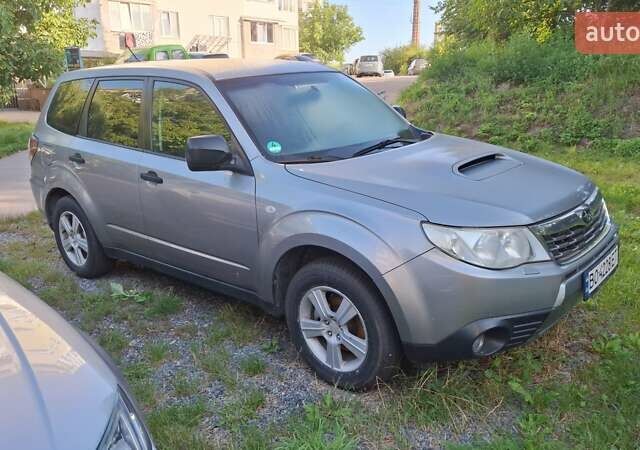 Сірий Субару Forester, об'ємом двигуна 2 л та пробігом 246 тис. км за 10000 $, фото 7 на Automoto.ua