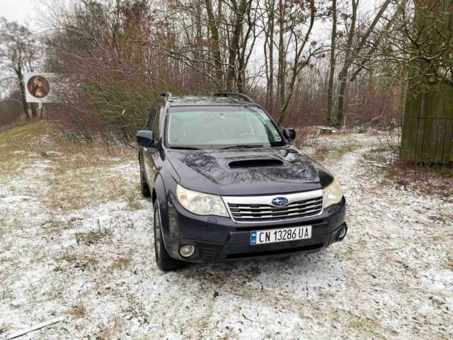 Серый Субару Форестер, объемом двигателя 2 л и пробегом 370 тыс. км за 4200 $, фото 2 на Automoto.ua