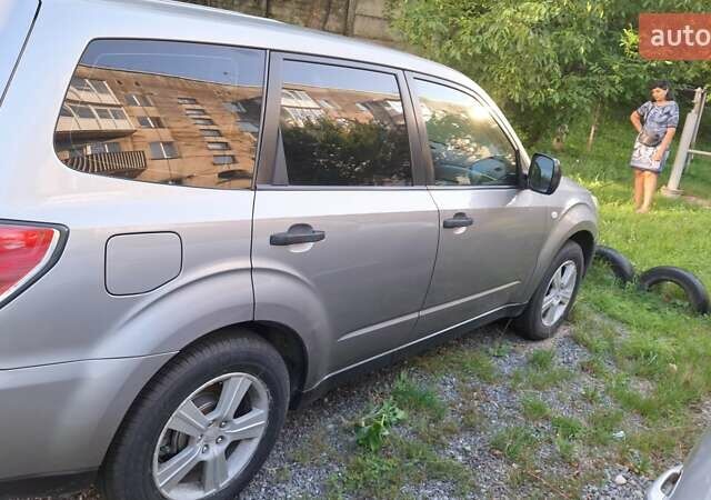 Сірий Субару Forester, об'ємом двигуна 2 л та пробігом 246 тис. км за 10000 $, фото 6 на Automoto.ua