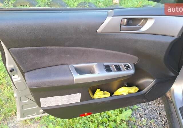 Сірий Субару Forester, об'ємом двигуна 2 л та пробігом 246 тис. км за 10000 $, фото 29 на Automoto.ua