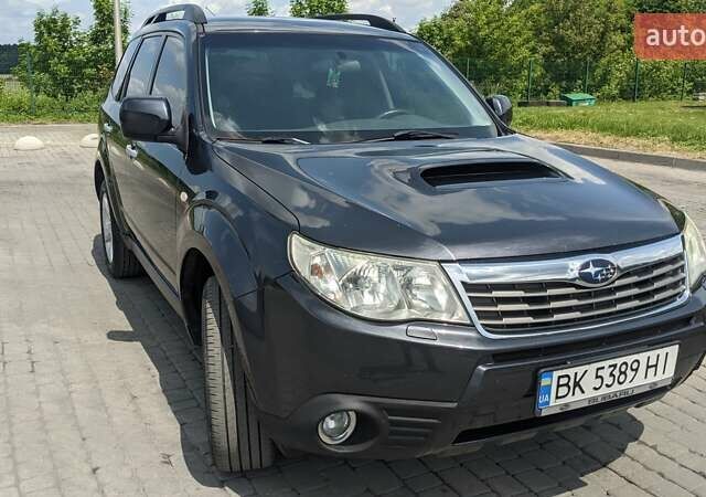 Сірий Субару Forester, об'ємом двигуна 2 л та пробігом 270 тис. км за 8600 $, фото 1 на Automoto.ua