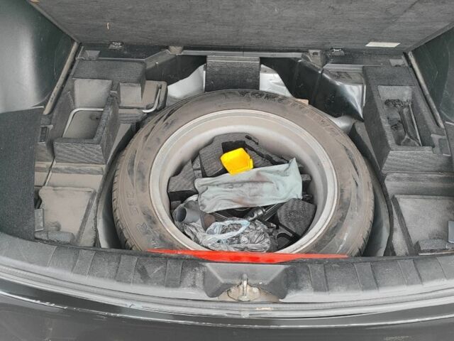 Серый Субару Форестер, объемом двигателя 0 л и пробегом 400 тыс. км за 3500 $, фото 9 на Automoto.ua