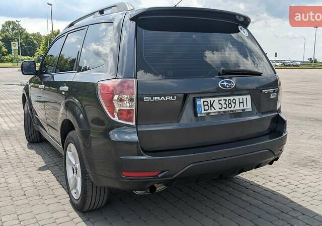 Сірий Субару Forester, об'ємом двигуна 2 л та пробігом 270 тис. км за 8600 $, фото 2 на Automoto.ua