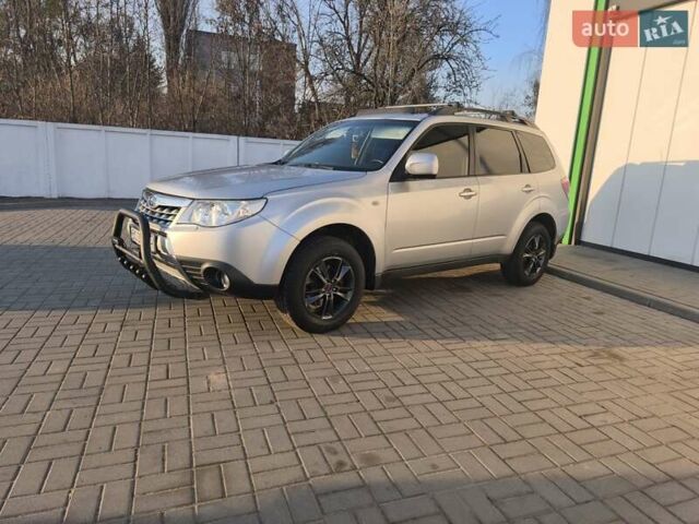 Серый Субару Форестер, объемом двигателя 2 л и пробегом 230 тыс. км за 9530 $, фото 5 на Automoto.ua