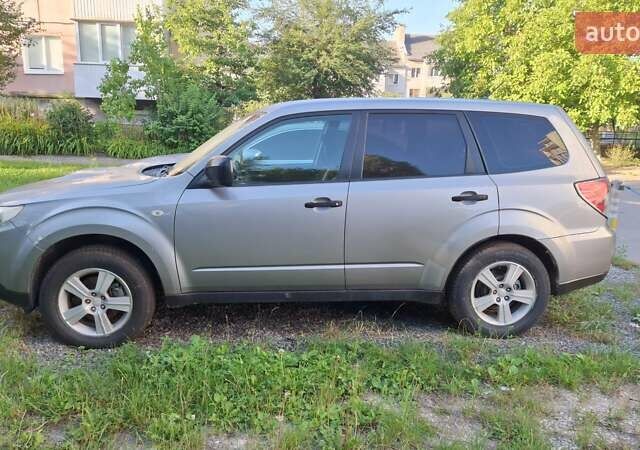 Сірий Субару Forester, об'ємом двигуна 2 л та пробігом 246 тис. км за 10000 $, фото 2 на Automoto.ua