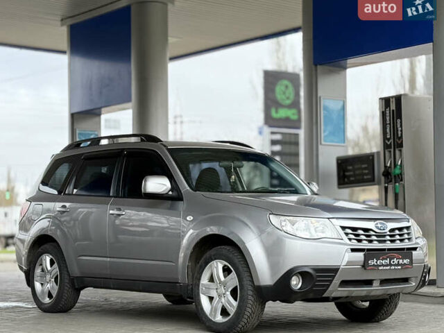 Серый Субару Форестер, объемом двигателя 2.46 л и пробегом 228 тыс. км за 8799 $, фото 2 на Automoto.ua