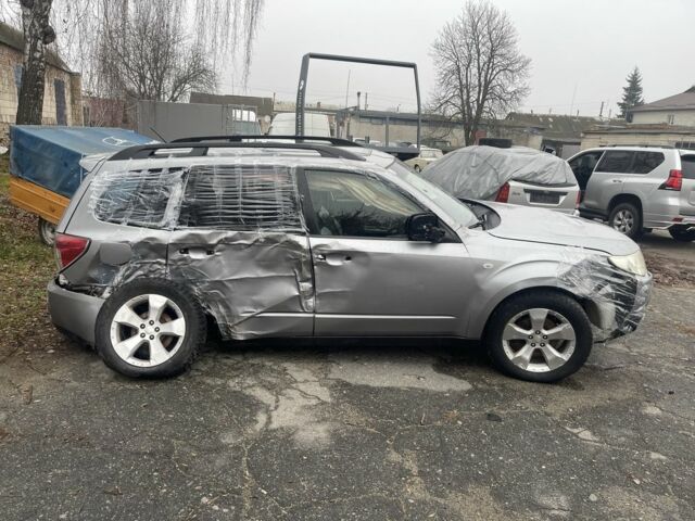 Сірий Субару Forester, об'ємом двигуна 2 л та пробігом 180 тис. км за 3000 $, фото 4 на Automoto.ua