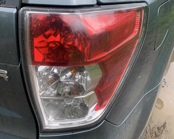 Сірий Субару Forester, об'ємом двигуна 1.99 л та пробігом 230 тис. км за 10500 $, фото 3 на Automoto.ua