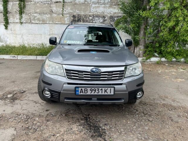 Серый Субару Форестер, объемом двигателя 2 л и пробегом 200 тыс. км за 4900 $, фото 1 на Automoto.ua