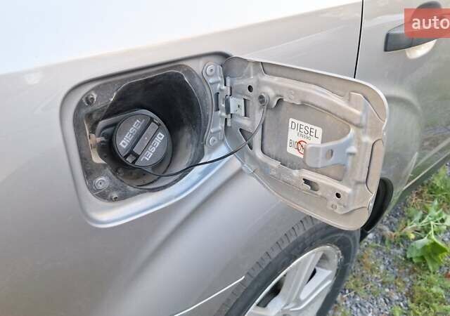 Сірий Субару Forester, об'ємом двигуна 2 л та пробігом 246 тис. км за 10000 $, фото 9 на Automoto.ua