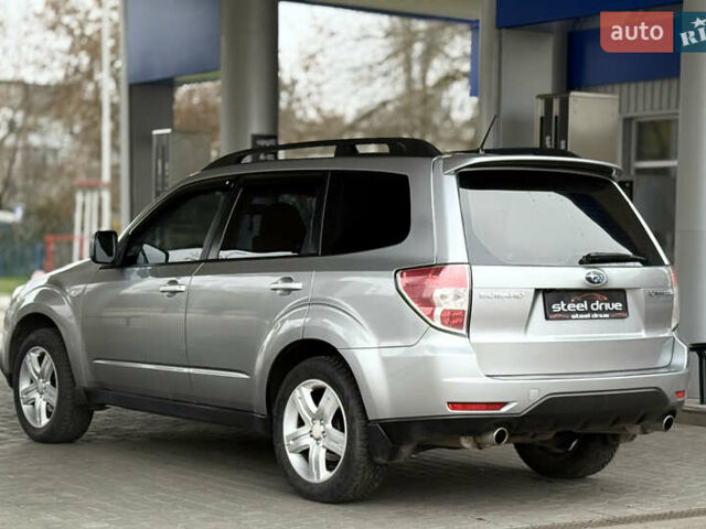 Серый Субару Форестер, объемом двигателя 2.46 л и пробегом 228 тыс. км за 8799 $, фото 4 на Automoto.ua