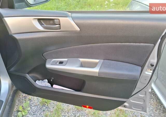 Сірий Субару Forester, об'ємом двигуна 2 л та пробігом 246 тис. км за 10000 $, фото 31 на Automoto.ua