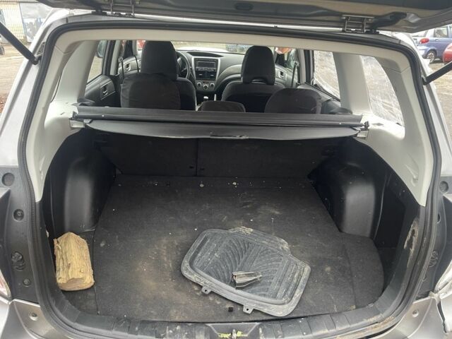 Сірий Субару Forester, об'ємом двигуна 2 л та пробігом 180 тис. км за 3000 $, фото 9 на Automoto.ua