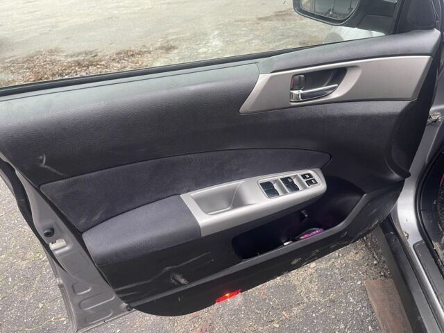 Сірий Субару Forester, об'ємом двигуна 2 л та пробігом 180 тис. км за 3000 $, фото 12 на Automoto.ua