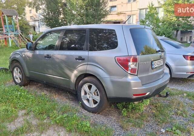 Сірий Субару Forester, об'ємом двигуна 2 л та пробігом 246 тис. км за 10000 $, фото 3 на Automoto.ua