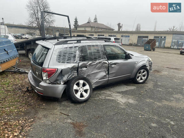Сірий Субару Forester, об'ємом двигуна 2 л та пробігом 205 тис. км за 3000 $, фото 5 на Automoto.ua
