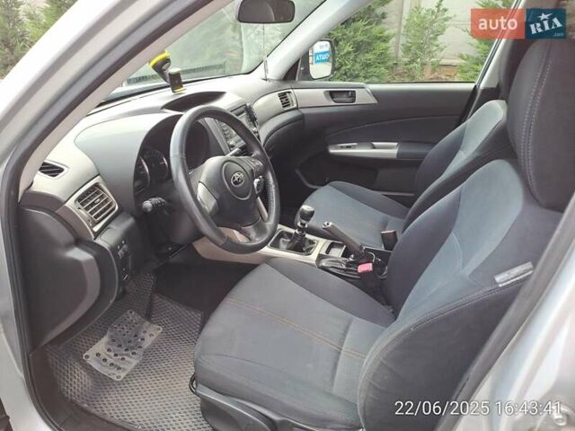 Субару Forester 2009 у Могилев-Подольском на Automoto.ua Сірий Субару Forester, об'ємом двигуна 2 л та пробігом 190 тис. км за 7200 $, фото 7 на Automoto.ua