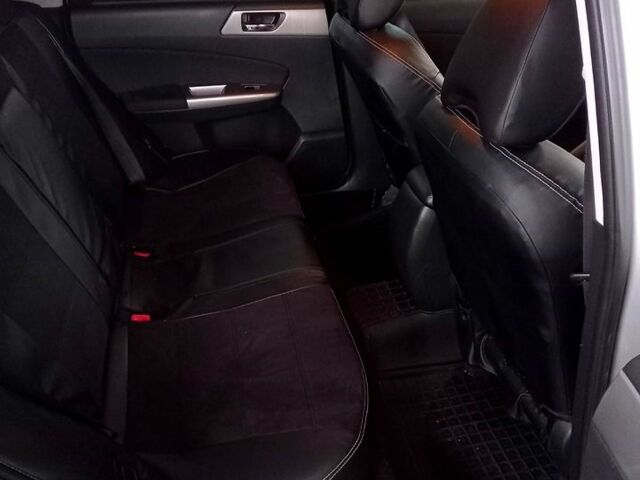 Сірий Субару Forester, об'ємом двигуна 2.5 л та пробігом 160 тис. км за 10000 $, фото 4 на Automoto.ua