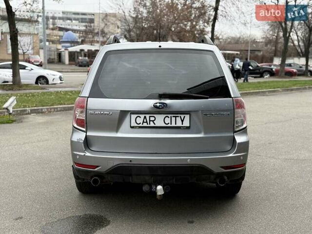 Сірий Субару Forester, об'ємом двигуна 2 л та пробігом 268 тис. км за 7900 $, фото 5 на Automoto.ua