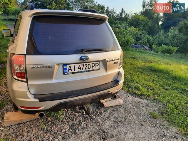 Серый Субару Форестер, объемом двигателя 2 л и пробегом 330 тыс. км за 6700 $, фото 1 на Automoto.ua