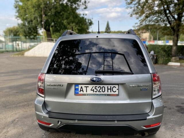 Серый Субару Форестер, объемом двигателя 2 л и пробегом 276 тыс. км за 5500 $, фото 4 на Automoto.ua