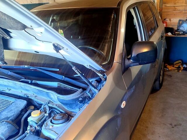 Сірий Субару Forester, об'ємом двигуна 2 л та пробігом 200 тис. км за 4000 $, фото 5 на Automoto.ua