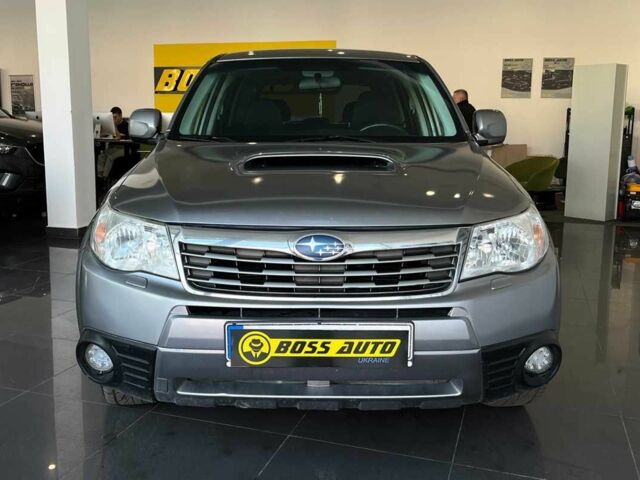 Серый Субару Форестер, объемом двигателя 2 л и пробегом 252 тыс. км за 7500 $, фото 1 на Automoto.ua