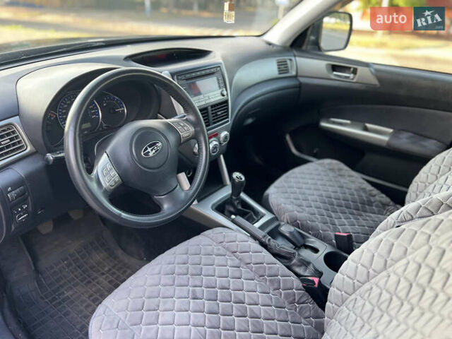 Сірий Субару Forester, об'ємом двигуна 2 л та пробігом 216 тис. км за 7800 $, фото 5 на Automoto.ua