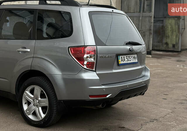 Серый Субару Форестер, объемом двигателя 2.46 л и пробегом 208 тыс. км за 9500 $, фото 13 на Automoto.ua