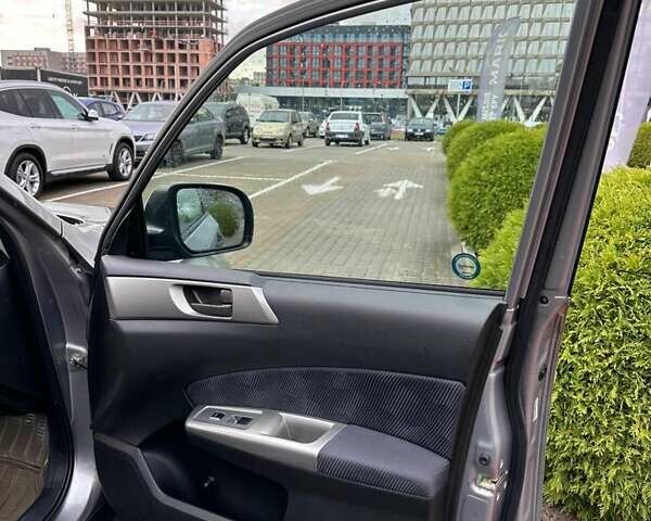 Сірий Субару Forester, об'ємом двигуна 2.5 л та пробігом 203 тис. км за 8100 $, фото 8 на Automoto.ua