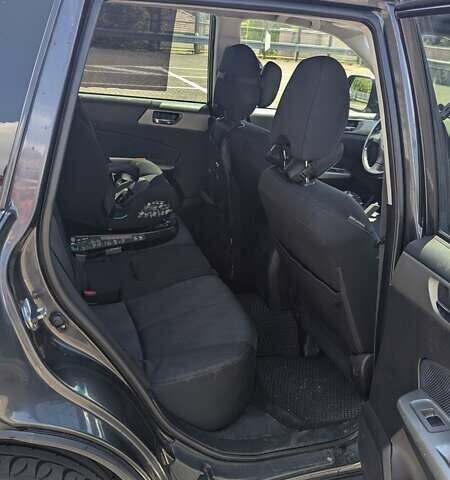 Сірий Субару Forester, об'ємом двигуна 1.99 л та пробігом 207 тис. км за 8825 $, фото 5 на Automoto.ua