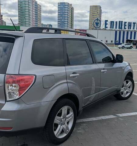 Серый Субару Форестер, объемом двигателя 2 л и пробегом 241 тыс. км за 8499 $, фото 3 на Automoto.ua
