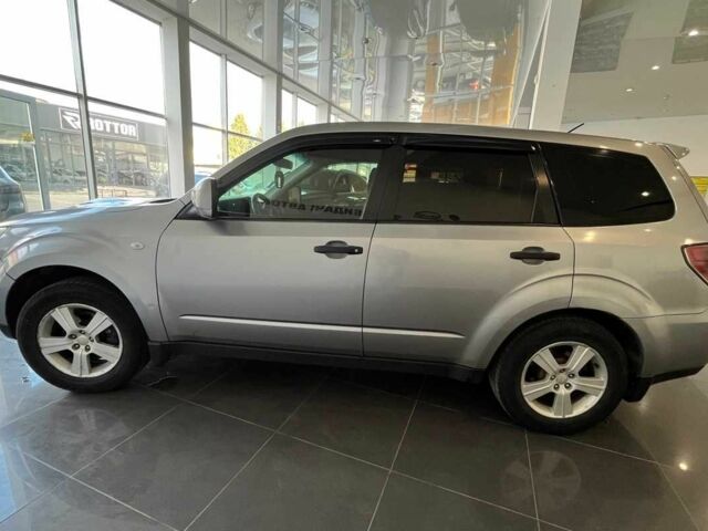 Серый Субару Форестер, объемом двигателя 2 л и пробегом 252 тыс. км за 7500 $, фото 3 на Automoto.ua