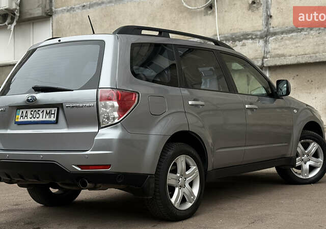 Серый Субару Форестер, объемом двигателя 2.46 л и пробегом 208 тыс. км за 9500 $, фото 15 на Automoto.ua