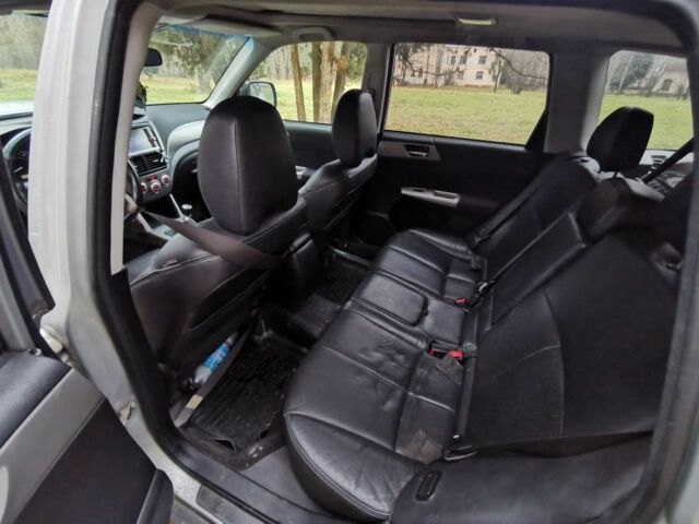 Серый Субару Форестер, объемом двигателя 2 л и пробегом 399 тыс. км за 3777 $, фото 10 на Automoto.ua