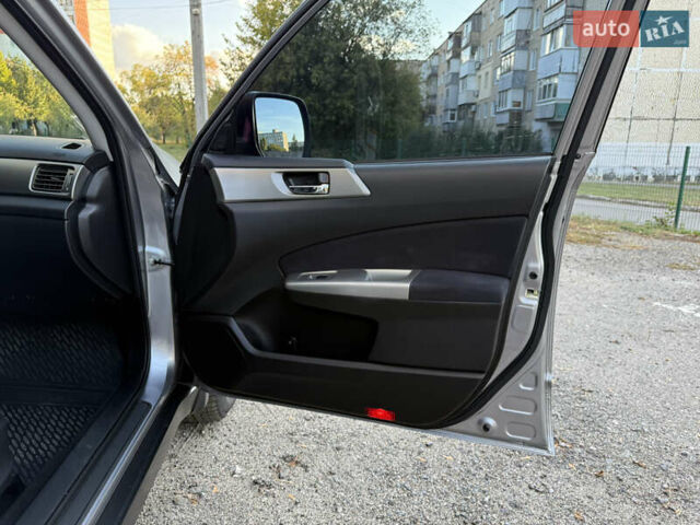 Сірий Субару Forester, об'ємом двигуна 0 л та пробігом 81 тис. км за 10000 $, фото 18 на Automoto.ua
