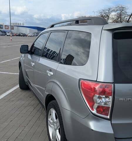 Серый Субару Форестер, объемом двигателя 2 л и пробегом 241 тыс. км за 8499 $, фото 5 на Automoto.ua