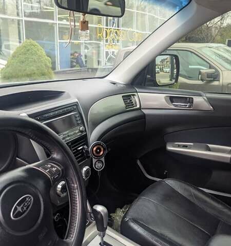 Серый Субару Форестер, объемом двигателя 2 л и пробегом 241 тыс. км за 8499 $, фото 11 на Automoto.ua