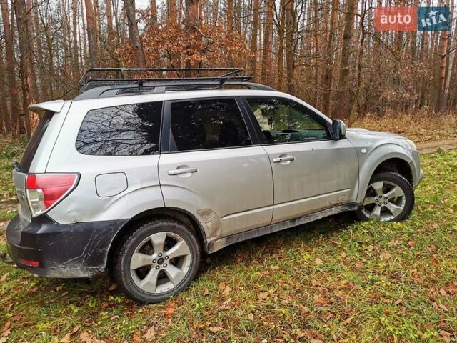 Серый Субару Форестер, объемом двигателя 2 л и пробегом 399 тыс. км за 3777 $, фото 4 на Automoto.ua