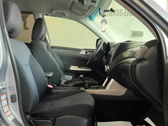 Серый Субару Форестер, объемом двигателя 2 л и пробегом 252 тыс. км за 7500 $, фото 20 на Automoto.ua