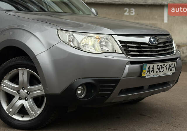 Серый Субару Форестер, объемом двигателя 2.46 л и пробегом 208 тыс. км за 9500 $, фото 9 на Automoto.ua