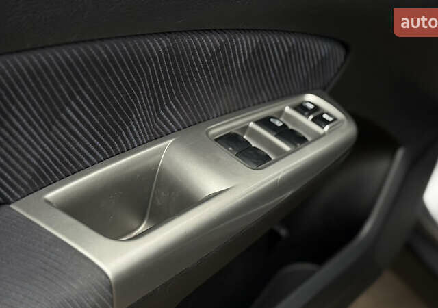 Серый Субару Форестер, объемом двигателя 2.46 л и пробегом 208 тыс. км за 9500 $, фото 19 на Automoto.ua