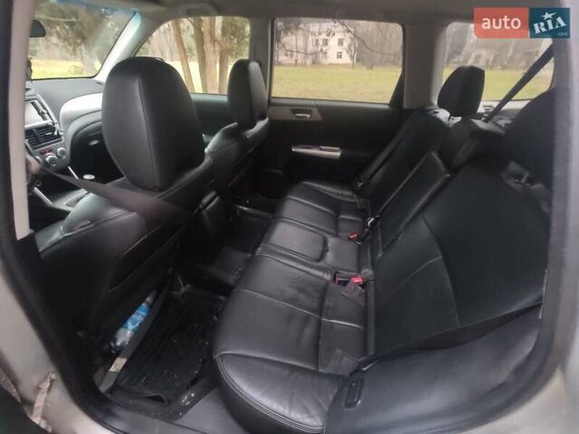 Серый Субару Форестер, объемом двигателя 2 л и пробегом 399 тыс. км за 3777 $, фото 16 на Automoto.ua