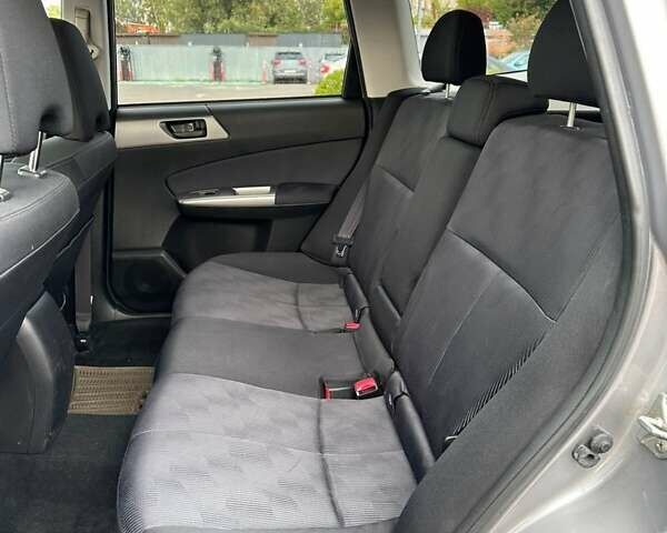 Сірий Субару Forester, об'ємом двигуна 2.5 л та пробігом 203 тис. км за 8100 $, фото 9 на Automoto.ua