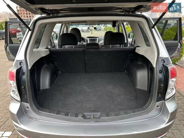 Сірий Субару Forester, об'ємом двигуна 2.5 л та пробігом 203 тис. км за 8100 $, фото 19 на Automoto.ua