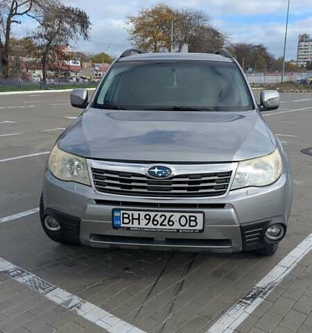 Серый Субару Форестер, объемом двигателя 2 л и пробегом 241 тыс. км за 8499 $, фото 4 на Automoto.ua